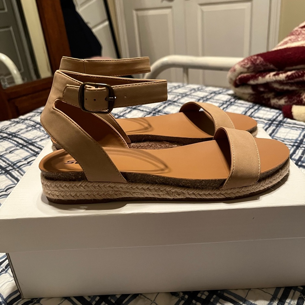 Womens sandals